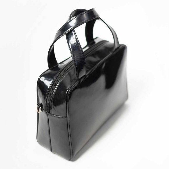 Gucci x Tom Ford Black Lacquered Leather bag PM authenticated. - Picture 4 of 13